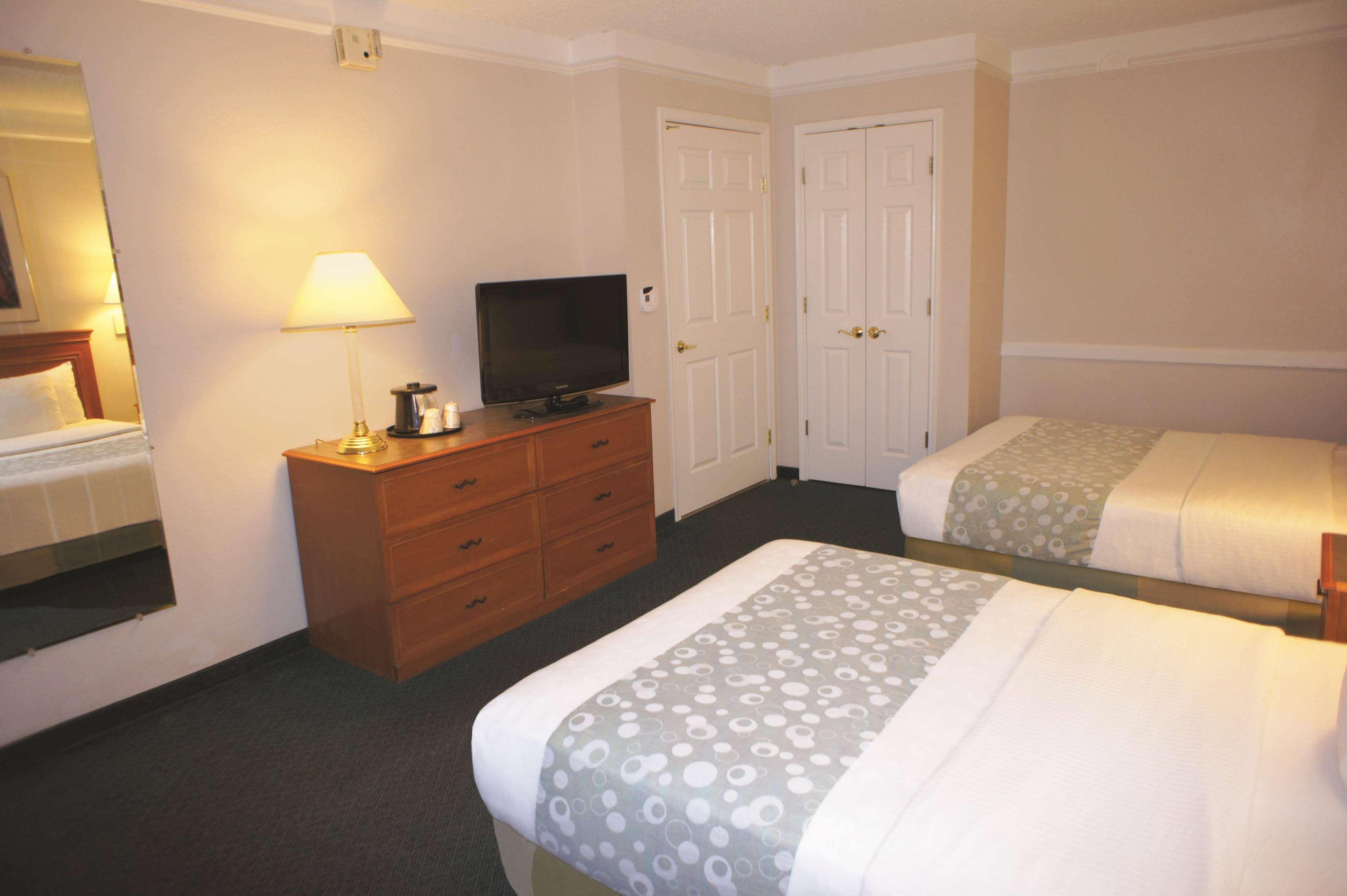 Days By Wyndham Hotel